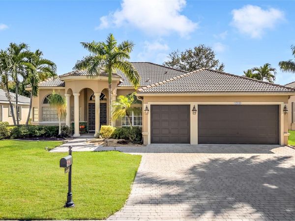 12040 NW 49th Dr, Coral Springs, FL 33076