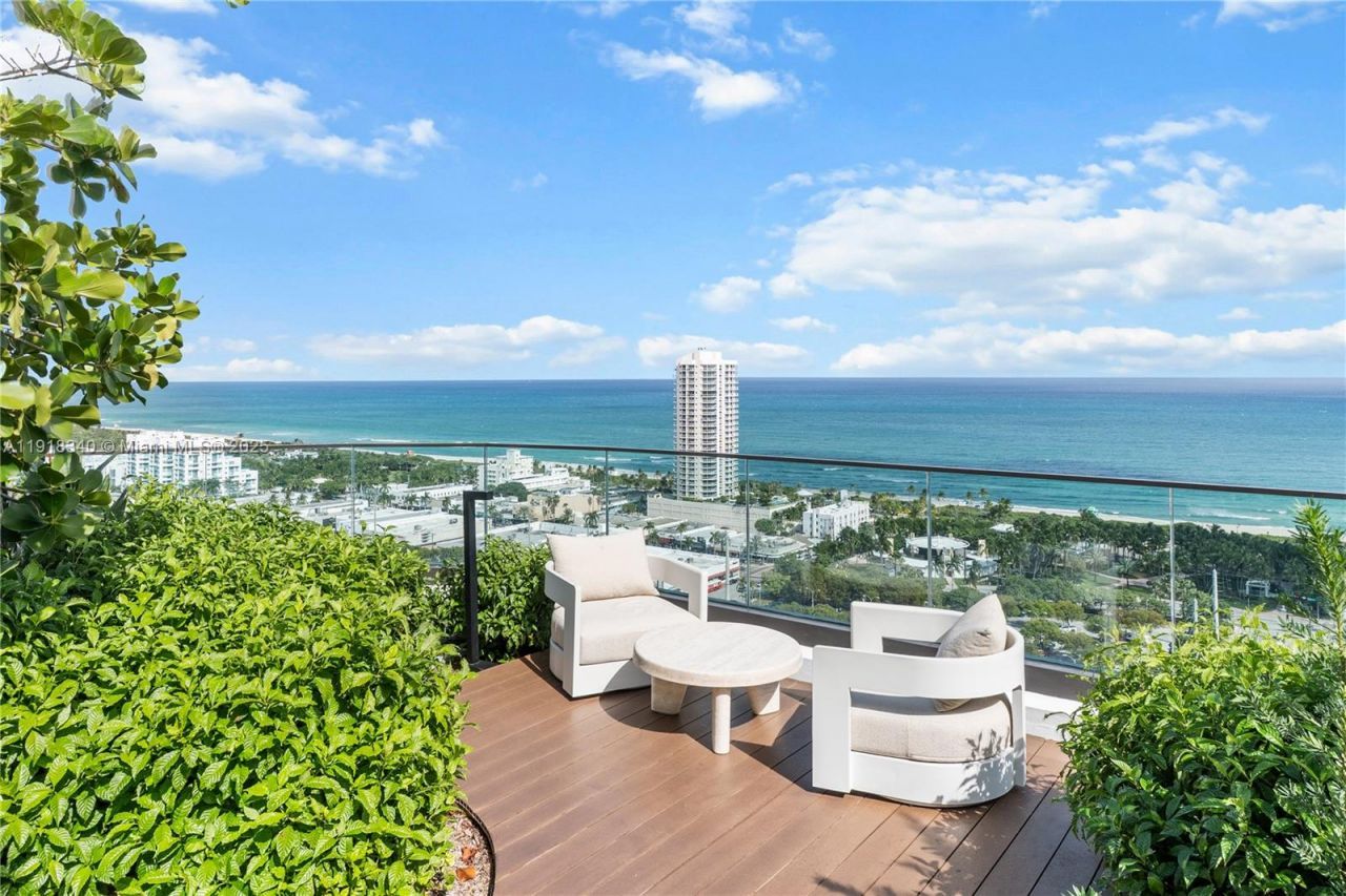 580 72nd, Unit 711, Miami Beach, FL 33141 Photo