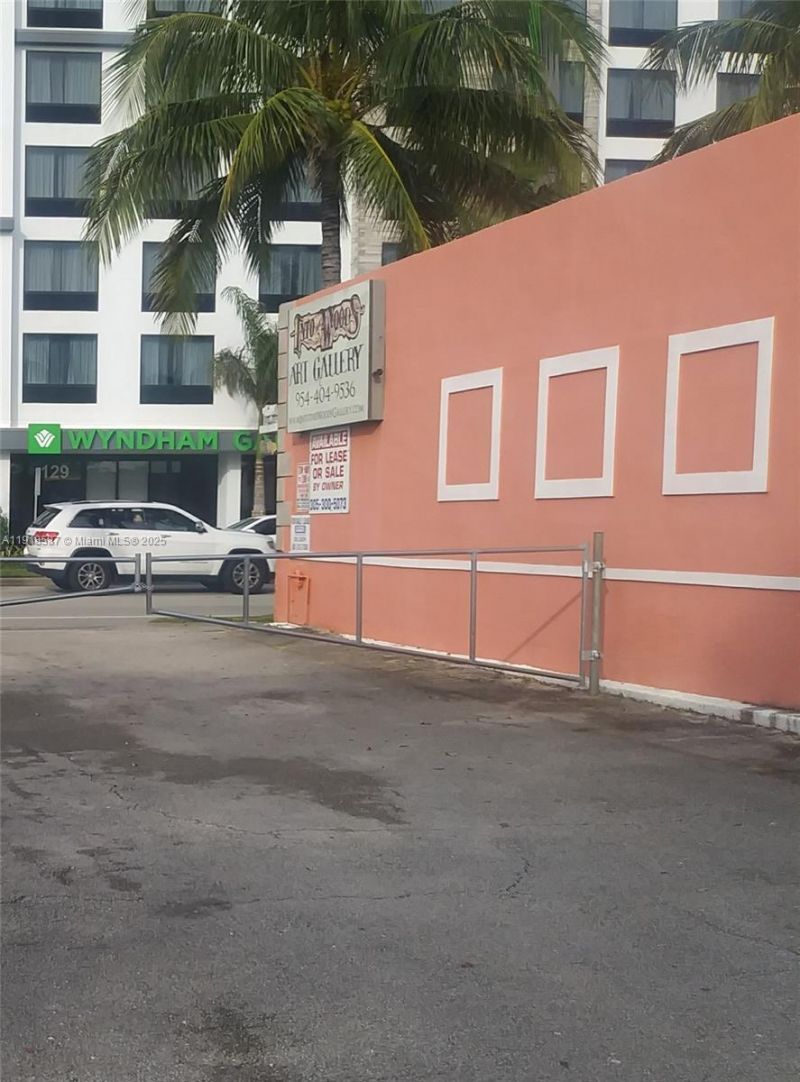 138 N Federal Hwy, Dania Beach, FL 33004 Photo