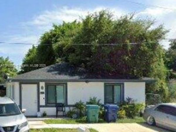 2130 NW 46th St, Miami, FL 33142