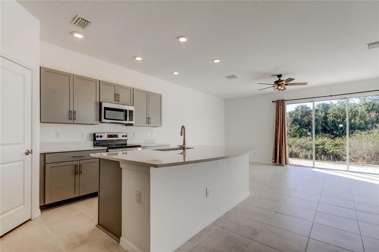 11633 Glenside Terrace, Palmetto, FL 34221 Photo