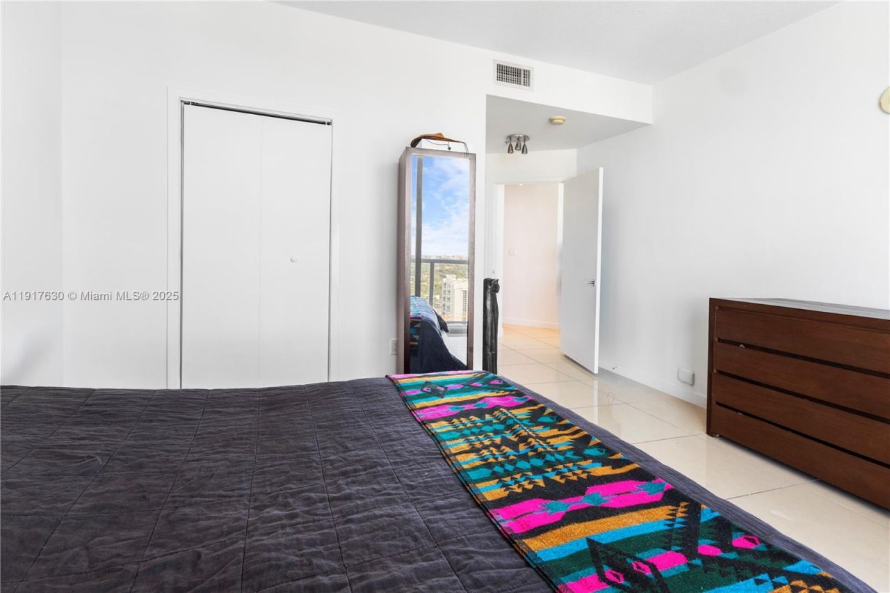 79 SW 12th St, Unit 2701-S, Miami, FL 33130 Photo