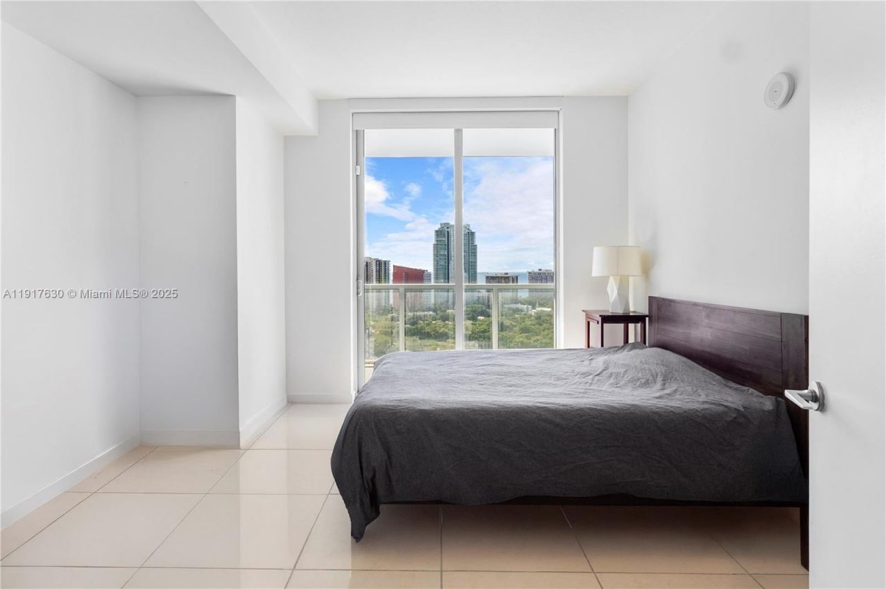 79 SW 12th St, Unit 2701-S, Miami, FL 33130 Photo