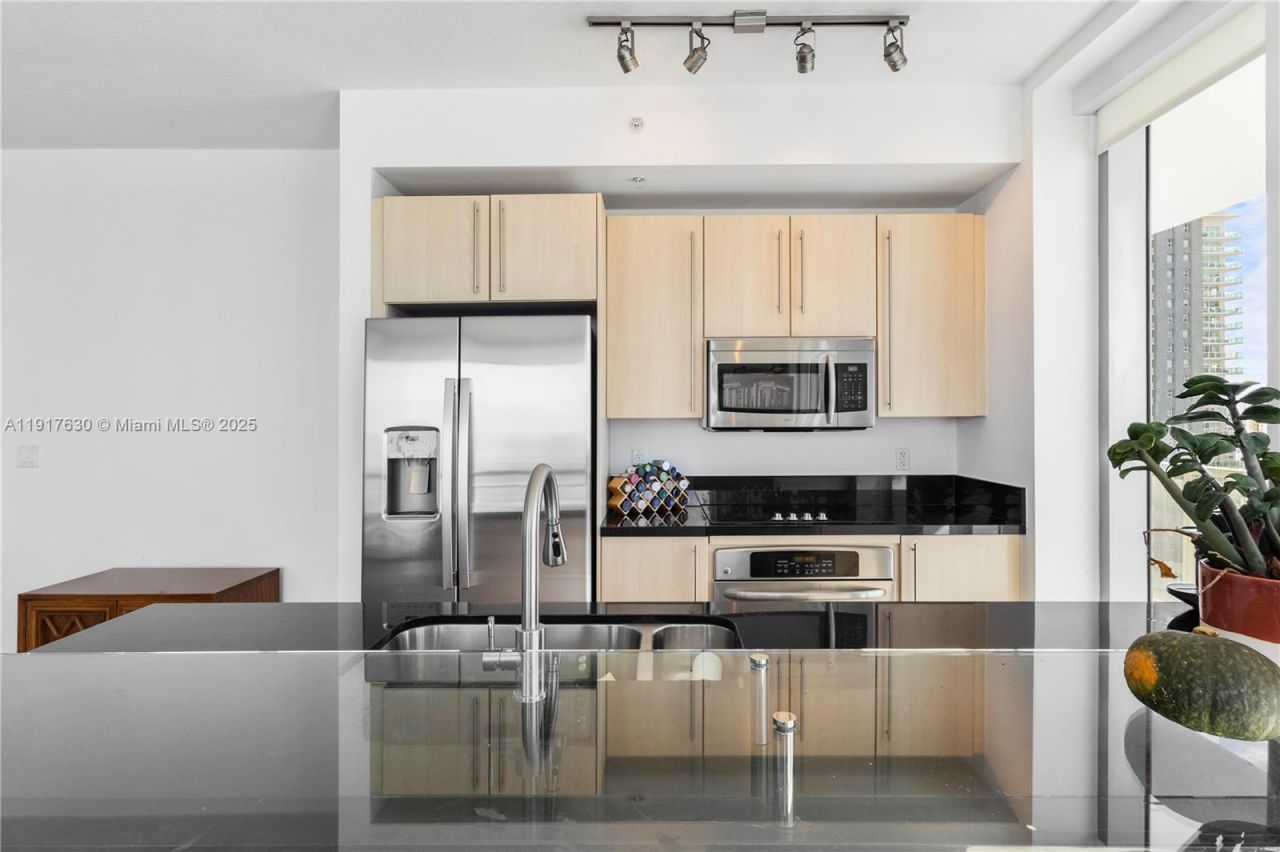 79 SW 12th St, Unit 2701-S, Miami, FL 33130 Photo