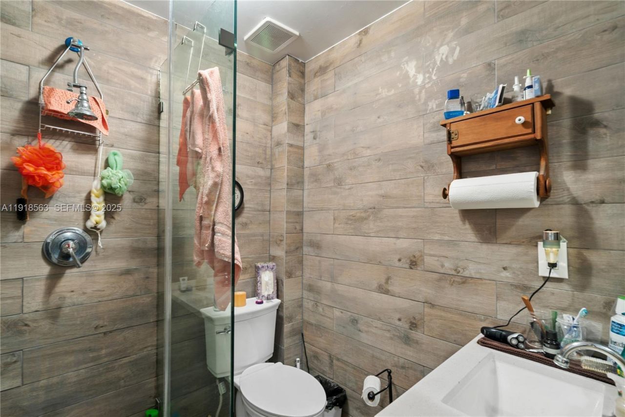 561 Gordon Cir, Key Largo, FL 33037 Photo