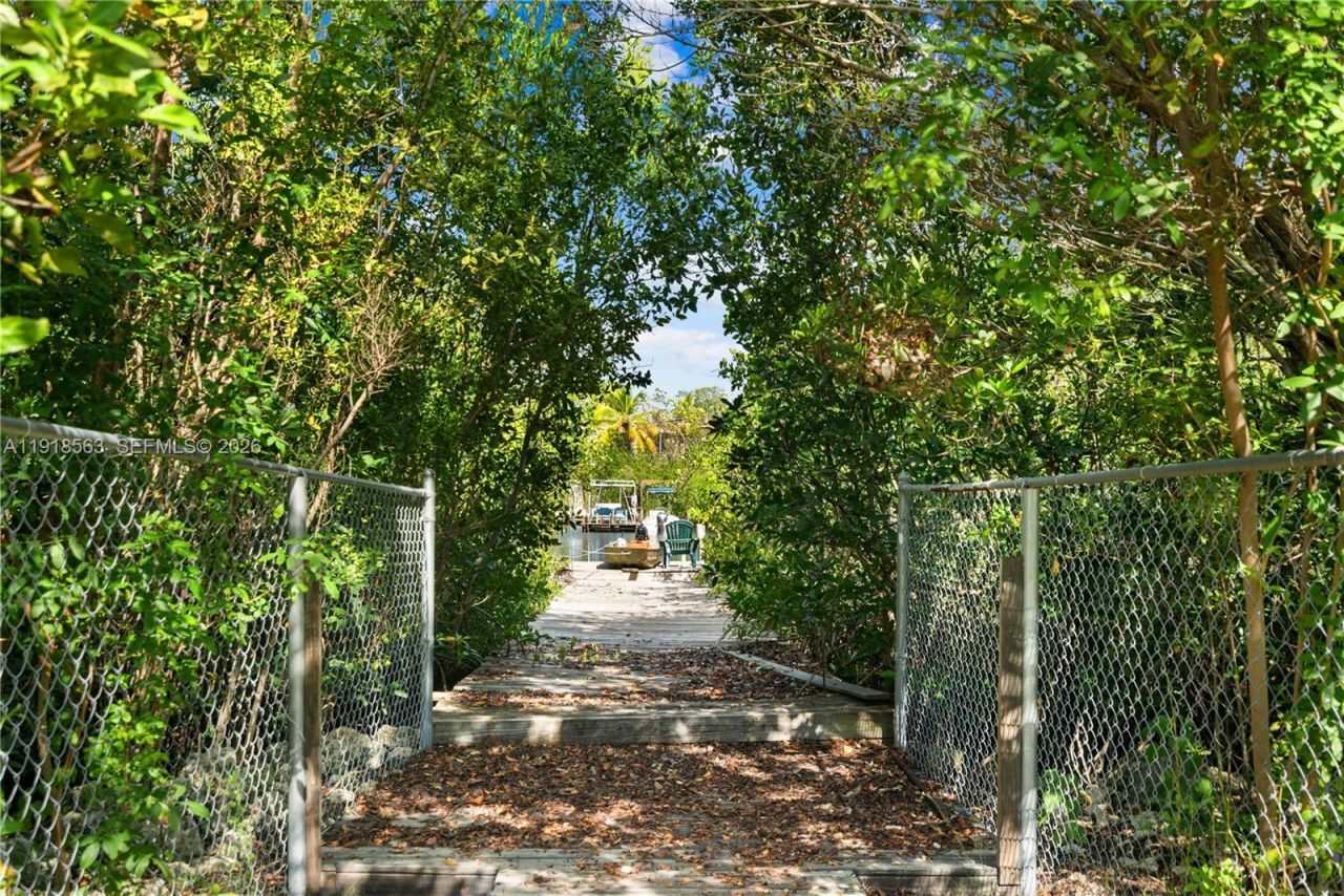 561 Gordon Cir, Key Largo, FL 33037 Photo