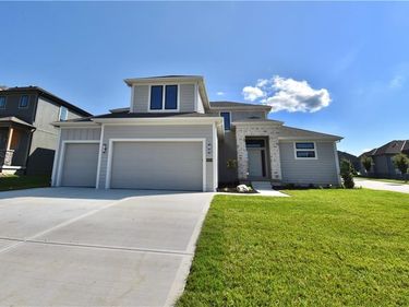 8003 NE 77th Street, Kansas City, MO 64158