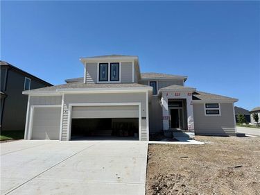 8003 NE 77th Street, Kansas City, MO 64158
