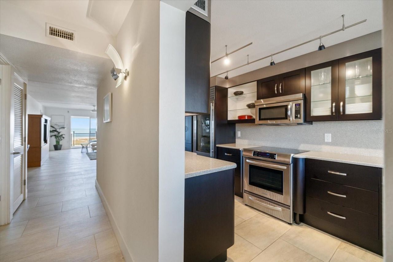 625 Beach Road, Unit 602, Sarasota, FL 34242 Photo