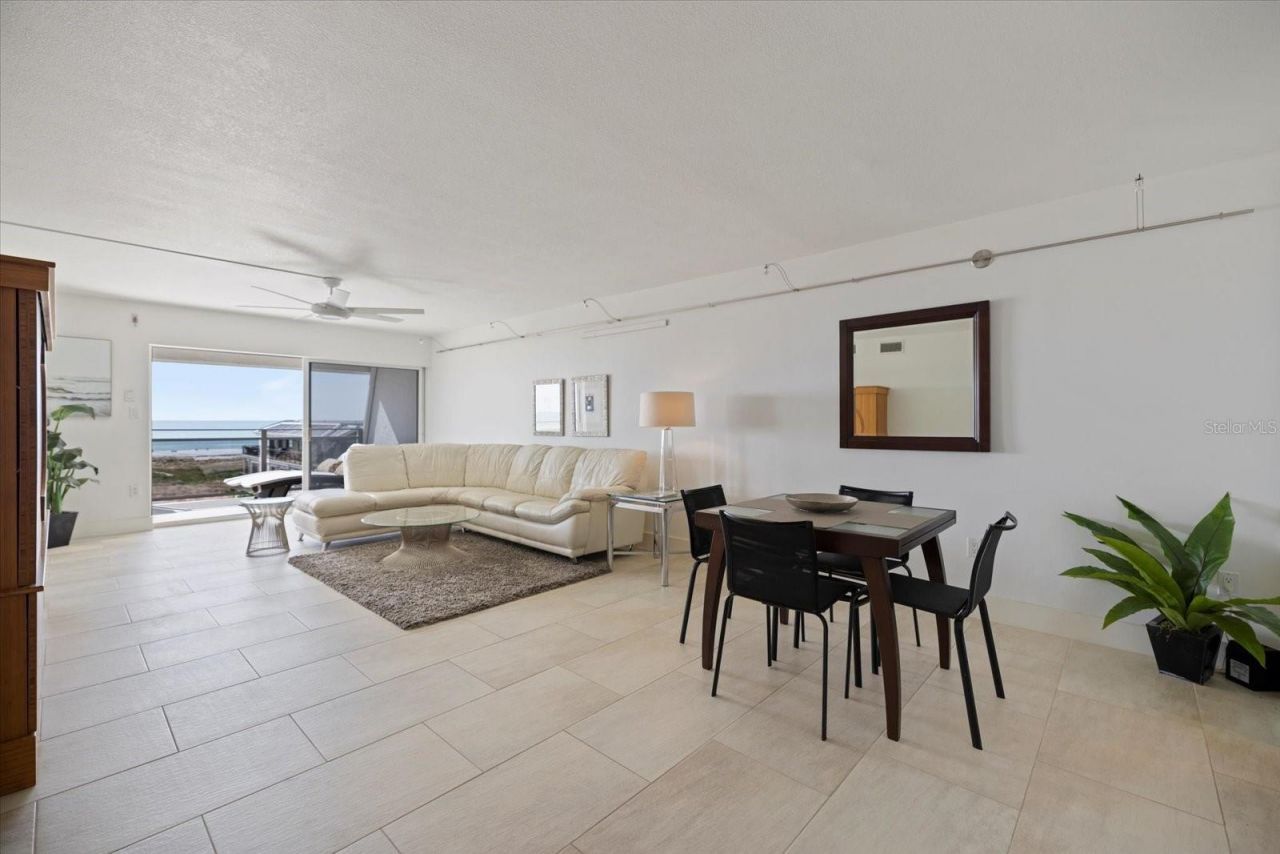 625 Beach Road, Unit 602, Sarasota, FL 34242 Photo