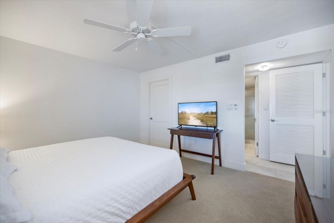 625 Beach Road, Unit 602, Sarasota, FL 34242 Photo