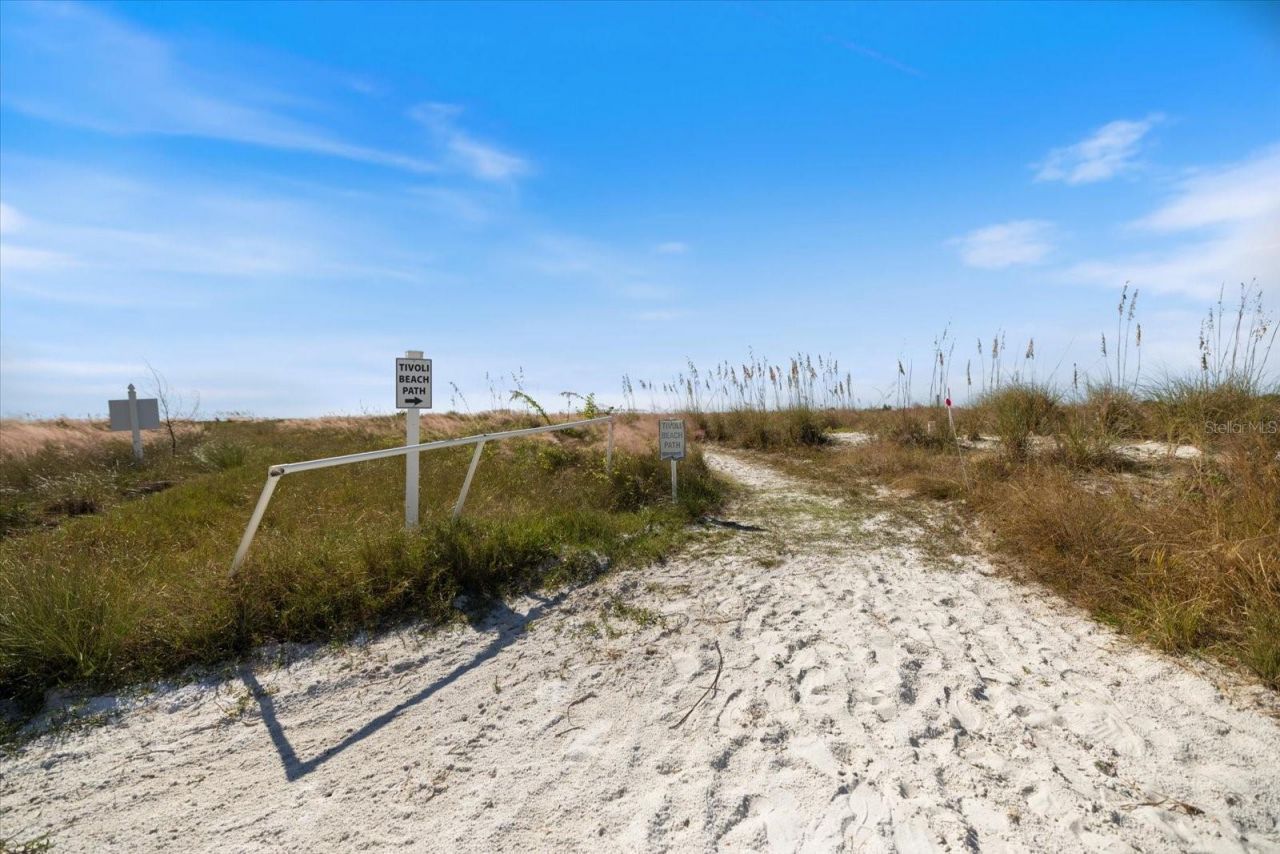 625 Beach Road, Unit 602, Sarasota, FL 34242 Photo