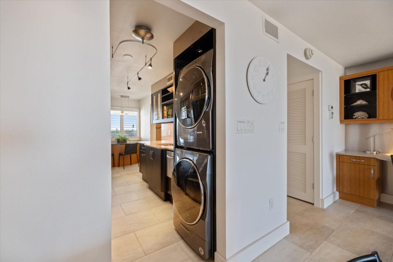 625 Beach Road, Unit 602, Sarasota, FL 34242 Photo