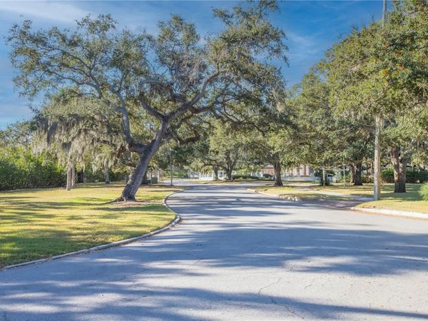 415 S SHORE CREST DRIVE, TAMPA, FL 33609