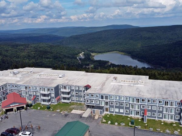 237 Mountain Lodge, Snowshoe, WV 26209