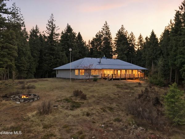 422 Roop Rd, Cocolalla, ID 83813