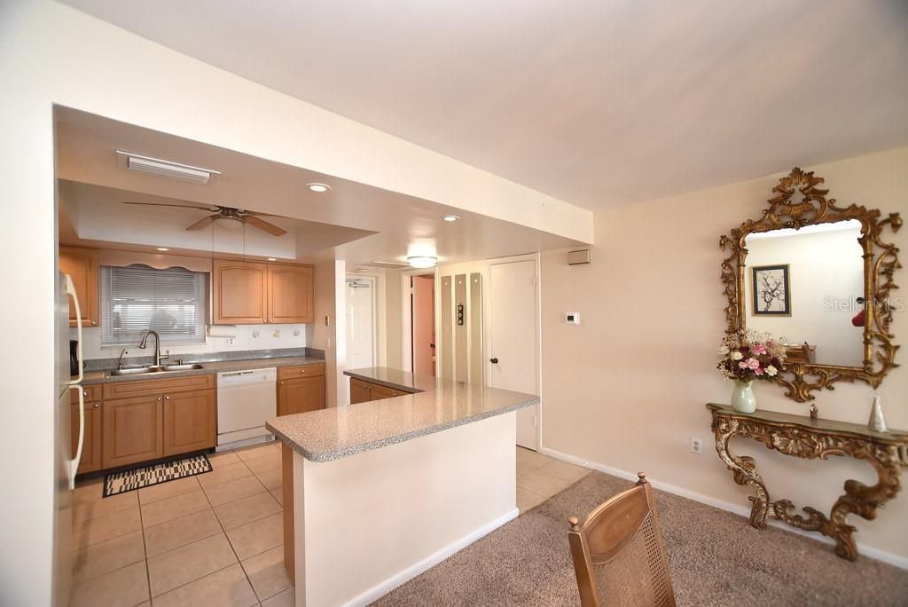 5200 Brittany Drive S, Unit 606, Saint Petersburg, FL 33715 Photo