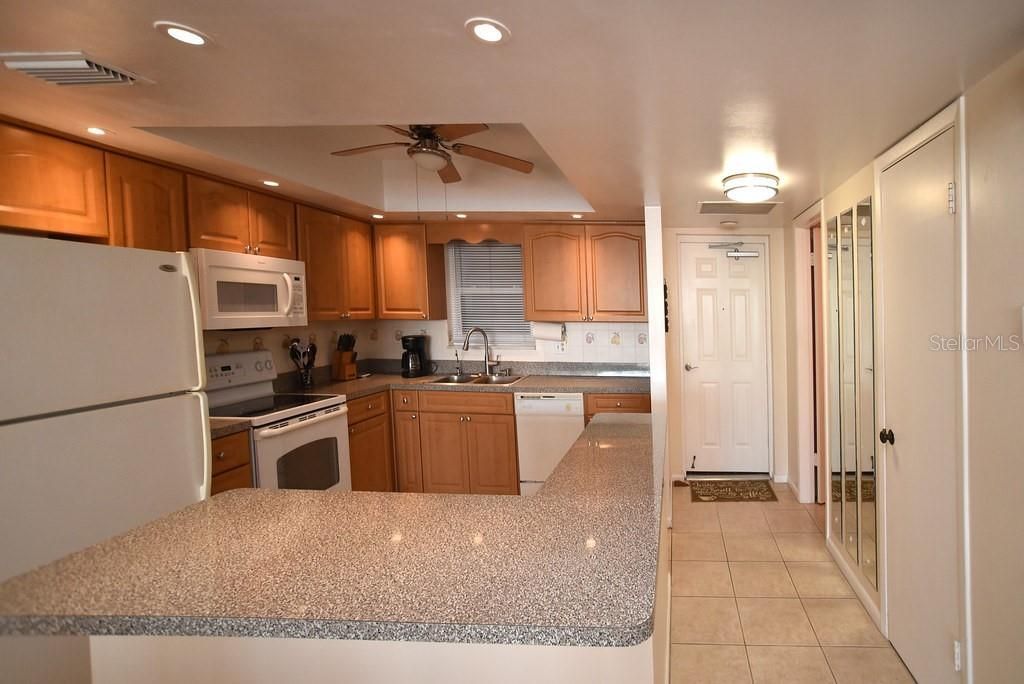 5200 Brittany Drive S, Unit 606, Saint Petersburg, FL 33715 Photo