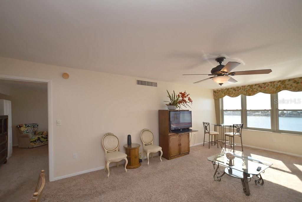 5200 Brittany Drive S, Unit 606, Saint Petersburg, FL 33715 Photo