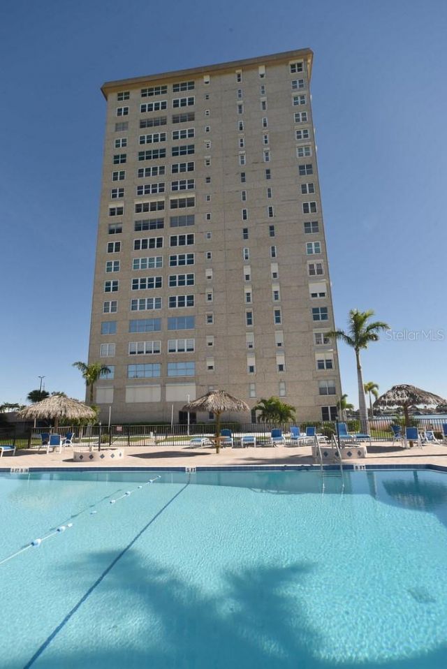 5200 Brittany Drive S, Unit 606, Saint Petersburg, FL 33715 Photo