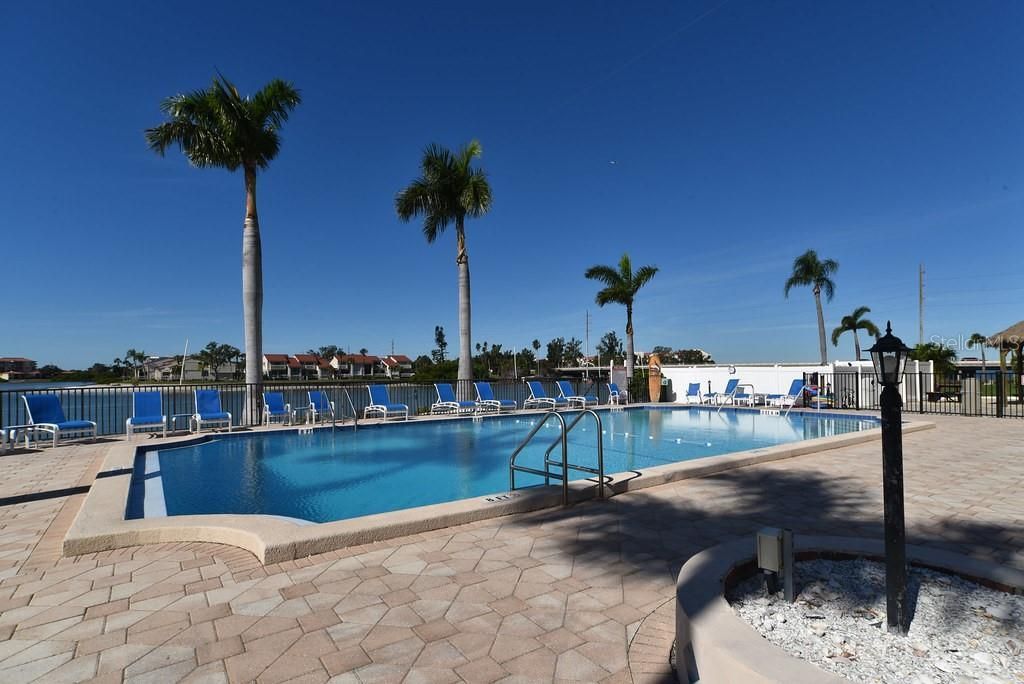 5200 Brittany Drive S, Unit 606, Saint Petersburg, FL 33715 Photo