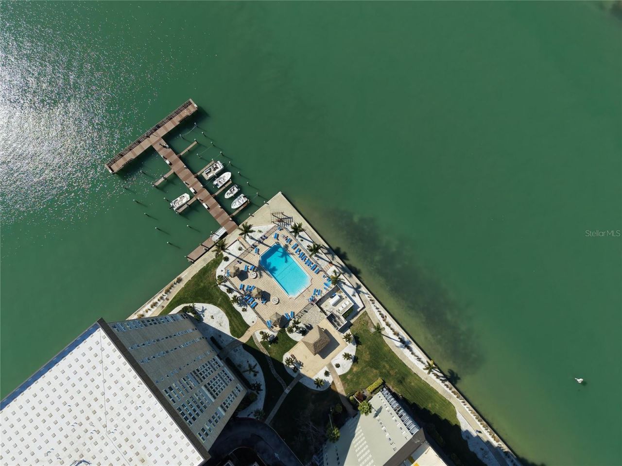 5200 Brittany Drive S, Unit 606, Saint Petersburg, FL 33715 Photo