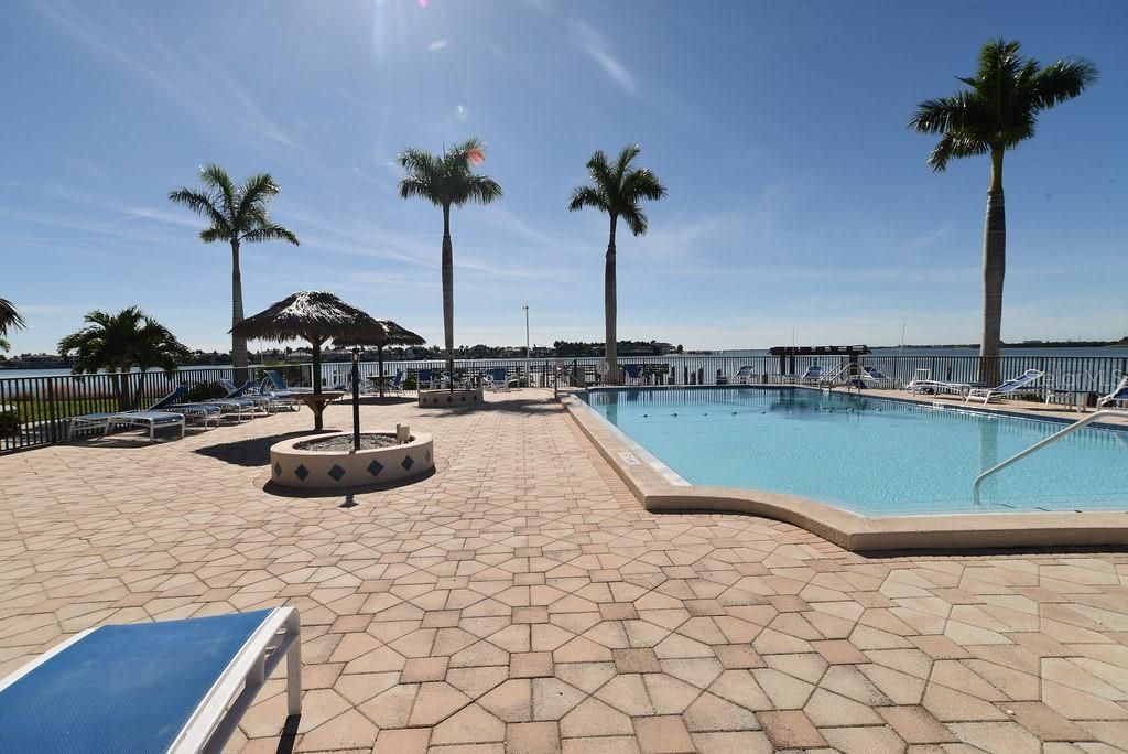 5200 Brittany Drive S, Unit 606, Saint Petersburg, FL 33715 Photo