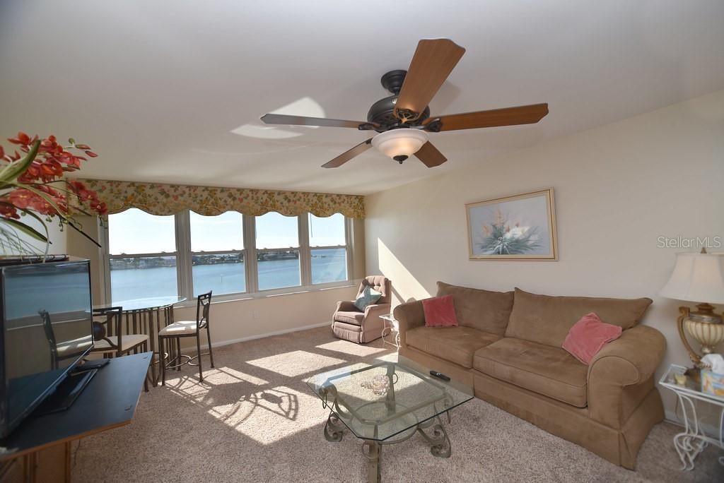 5200 Brittany Drive S, Unit 606, Saint Petersburg, FL 33715 Photo