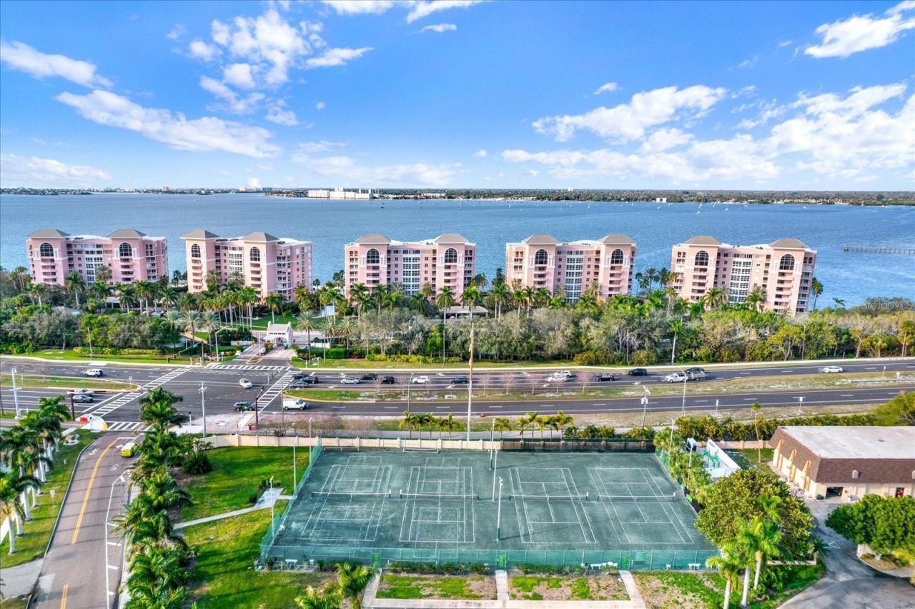 5200 Brittany Drive S, Unit 606, Saint Petersburg, FL 33715 Photo