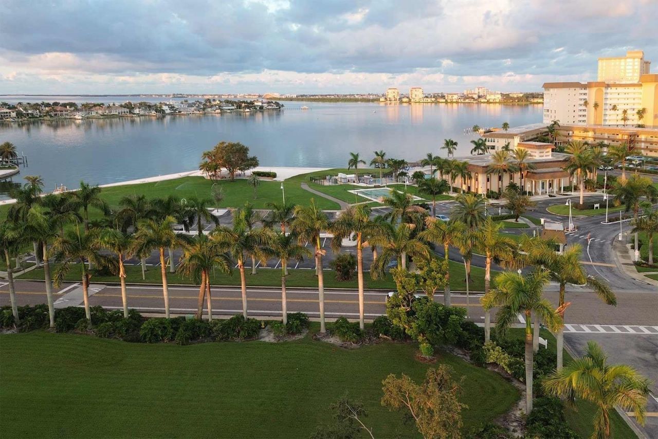 5200 Brittany Drive S, Unit 606, Saint Petersburg, FL 33715 Photo