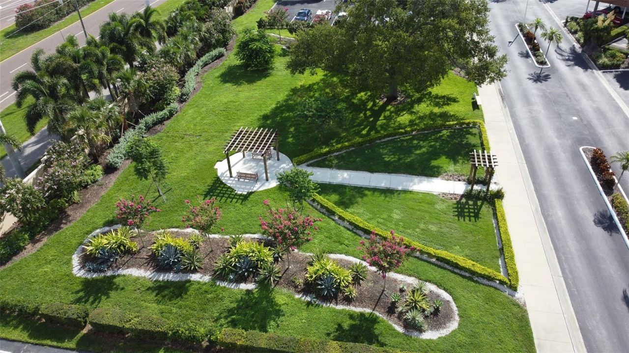 5200 Brittany Drive S, Unit 606, Saint Petersburg, FL 33715 Photo