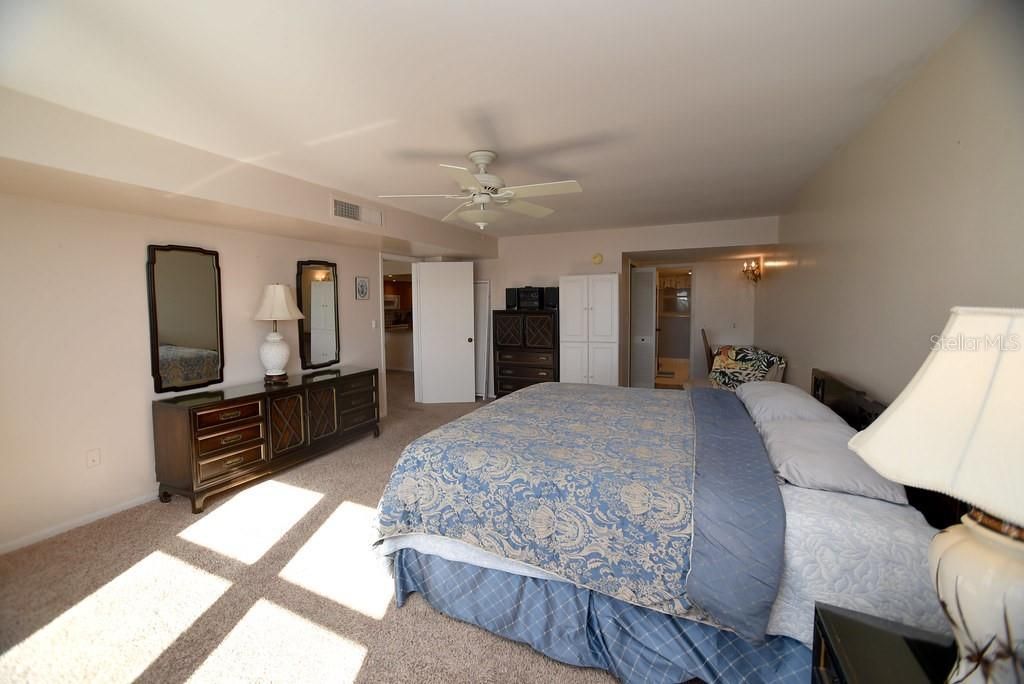 5200 Brittany Drive S, Unit 606, Saint Petersburg, FL 33715 Photo