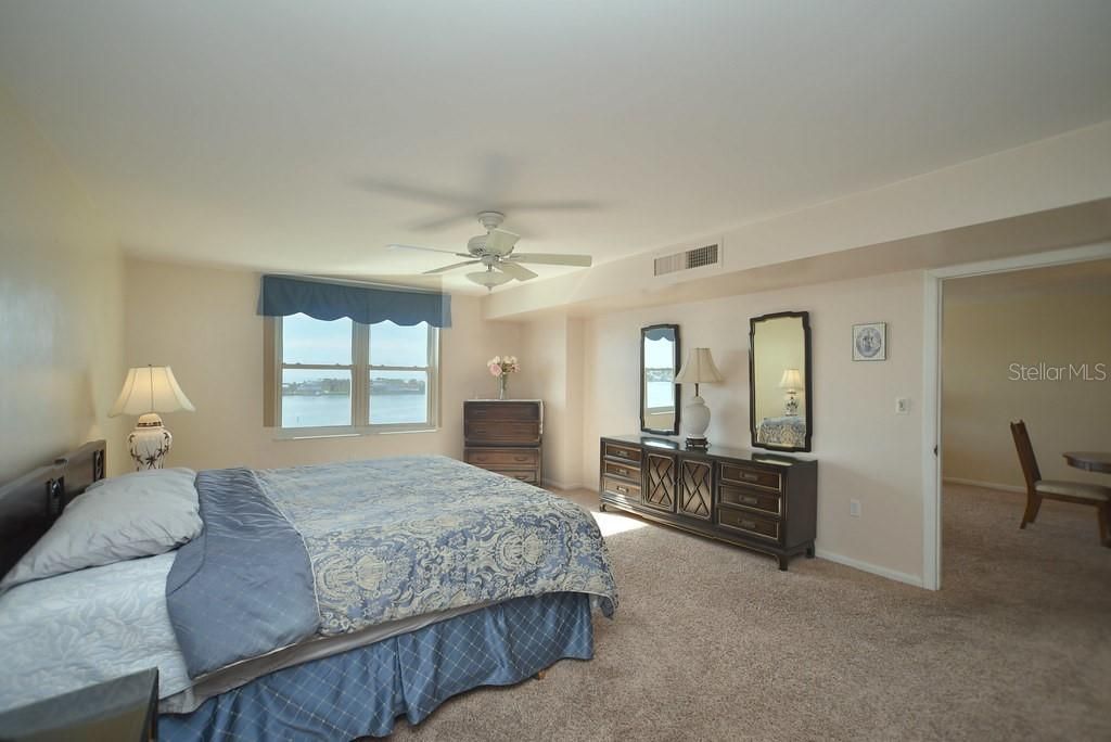 5200 Brittany Drive S, Unit 606, Saint Petersburg, FL 33715 Photo