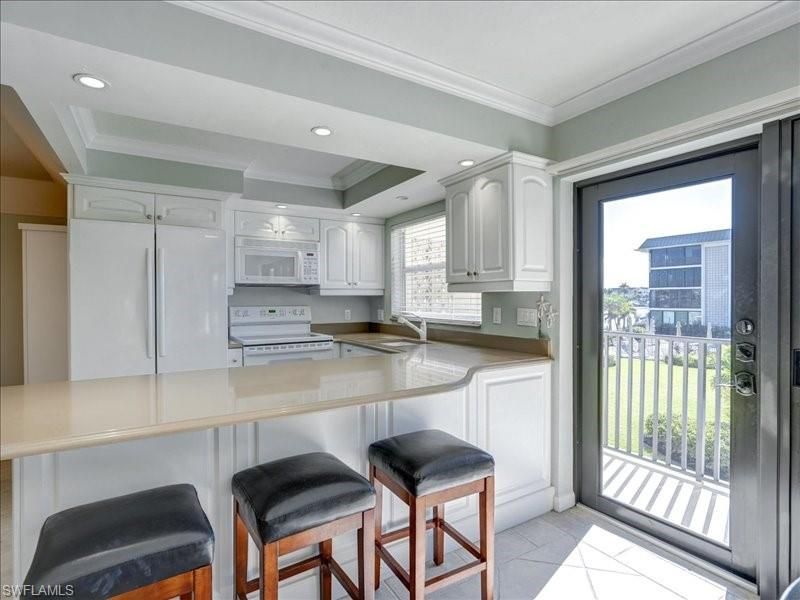 3200 Gulf Shore Blvd N, Unit 204, Naples, FL 34103 Photo