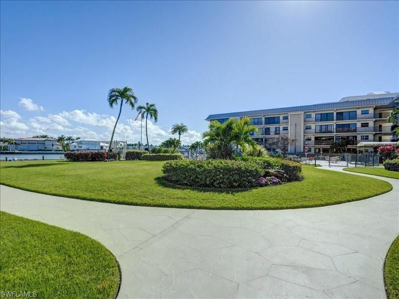 3200 Gulf Shore Blvd N, Unit 204, Naples, FL 34103 Photo