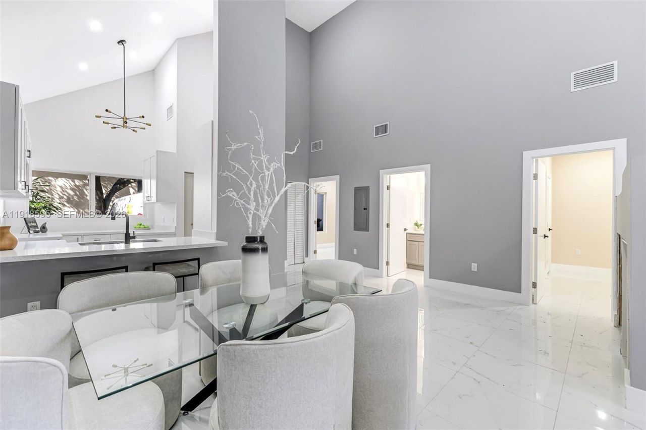 6884 NW 30 Ave, Fort Lauderdale, FL 33309 Photo