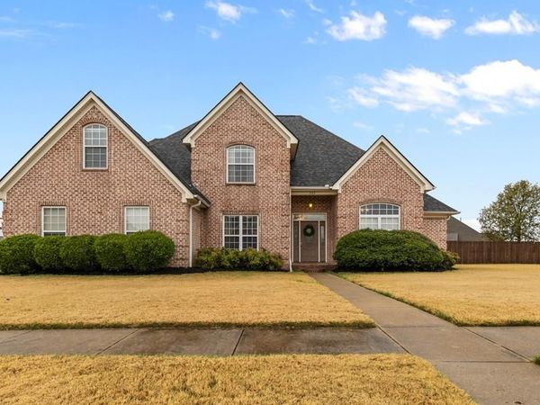 406 Cedar Chase Drive, West Memphis, AR 72301