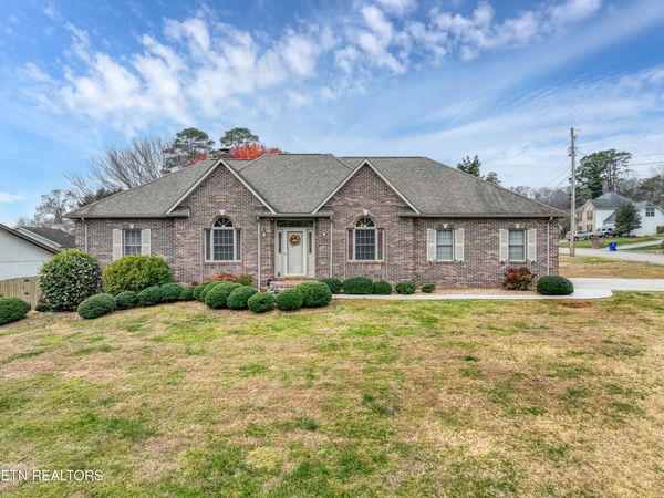 3201 Roanoke Circle, Knoxville, TN 37920