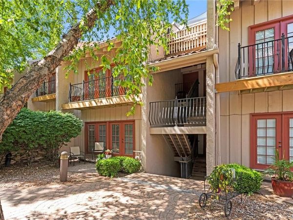 1111 W 46 Street, Unit 44, Kansas City, MO 64112