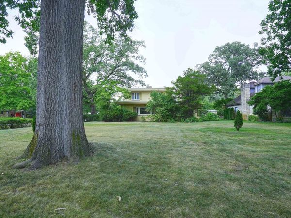 2001 E Jefferson Boulevard, South Bend, IN 46617