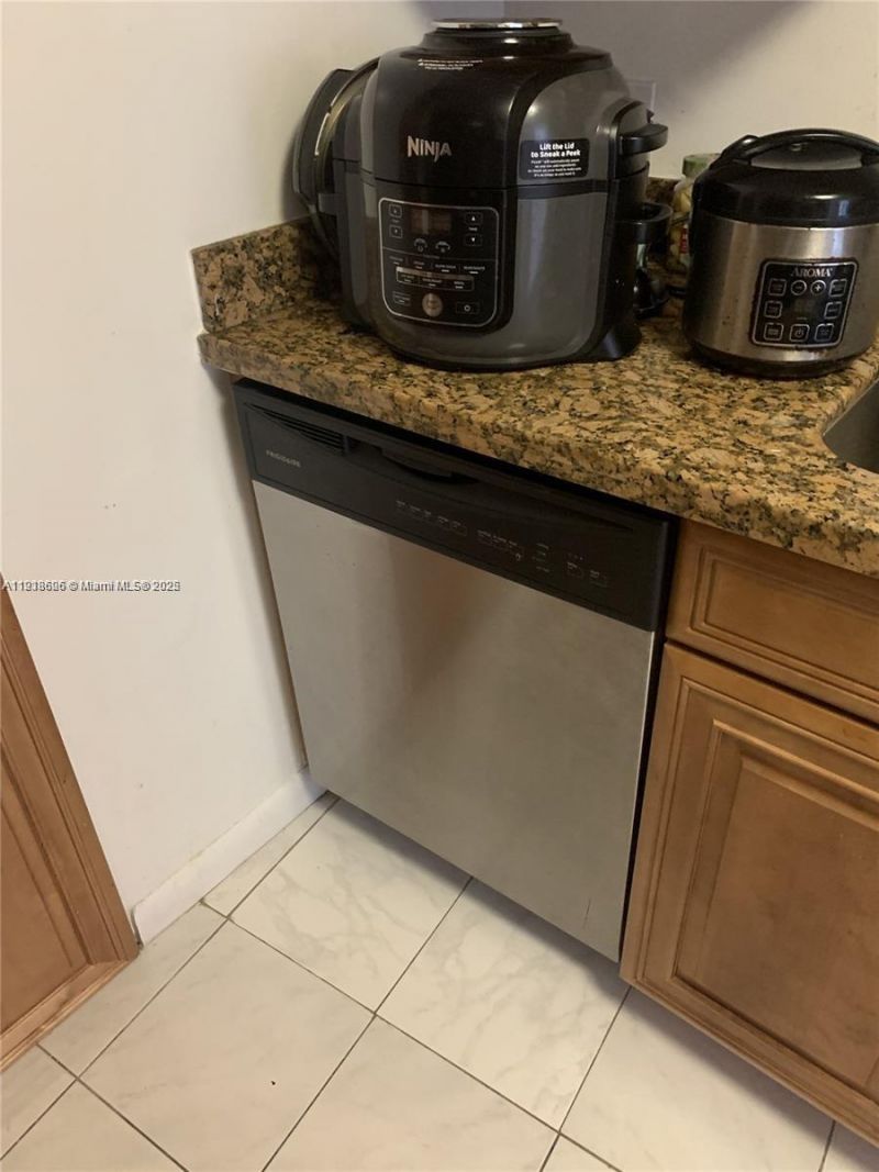 900 Bay Dr, Unit 211, Miami Beach, FL 33141 Photo