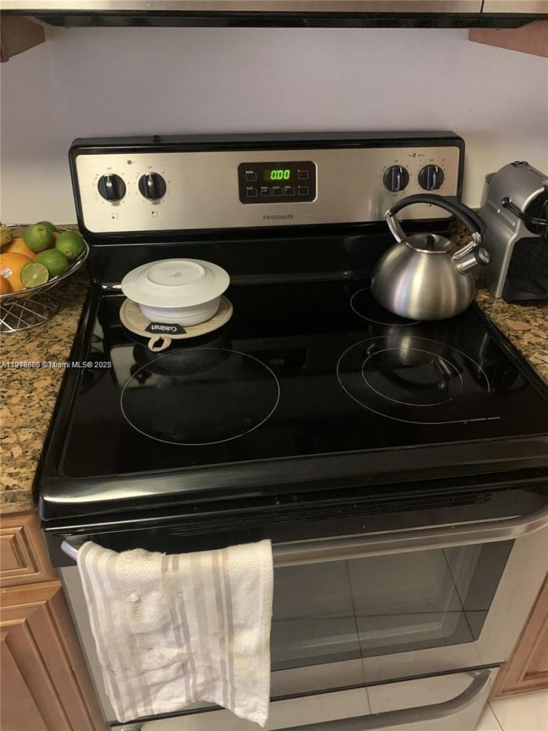 900 Bay Dr, Unit 211, Miami Beach, FL 33141 Photo