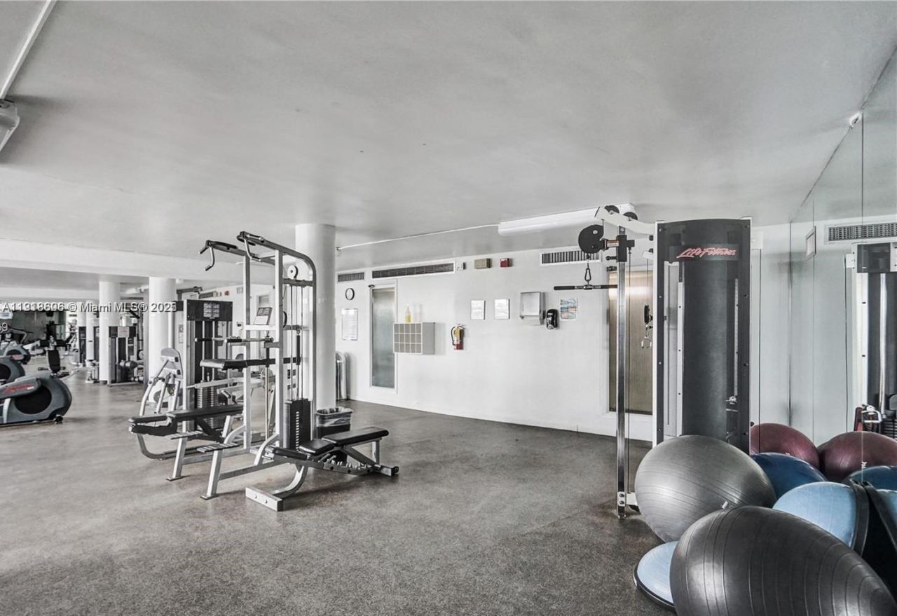 900 Bay Dr, Unit 211, Miami Beach, FL 33141 Photo