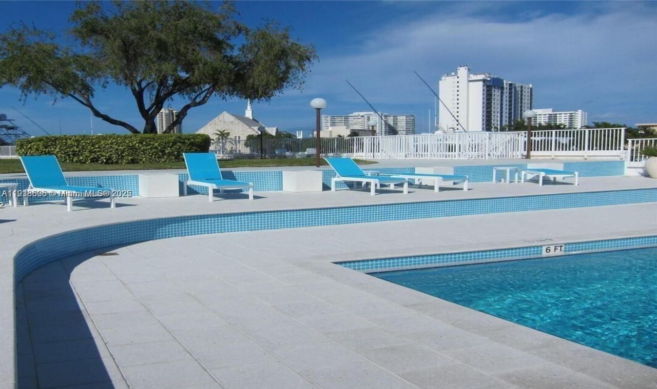 900 Bay Dr, Unit 211, Miami Beach, FL 33141 Photo