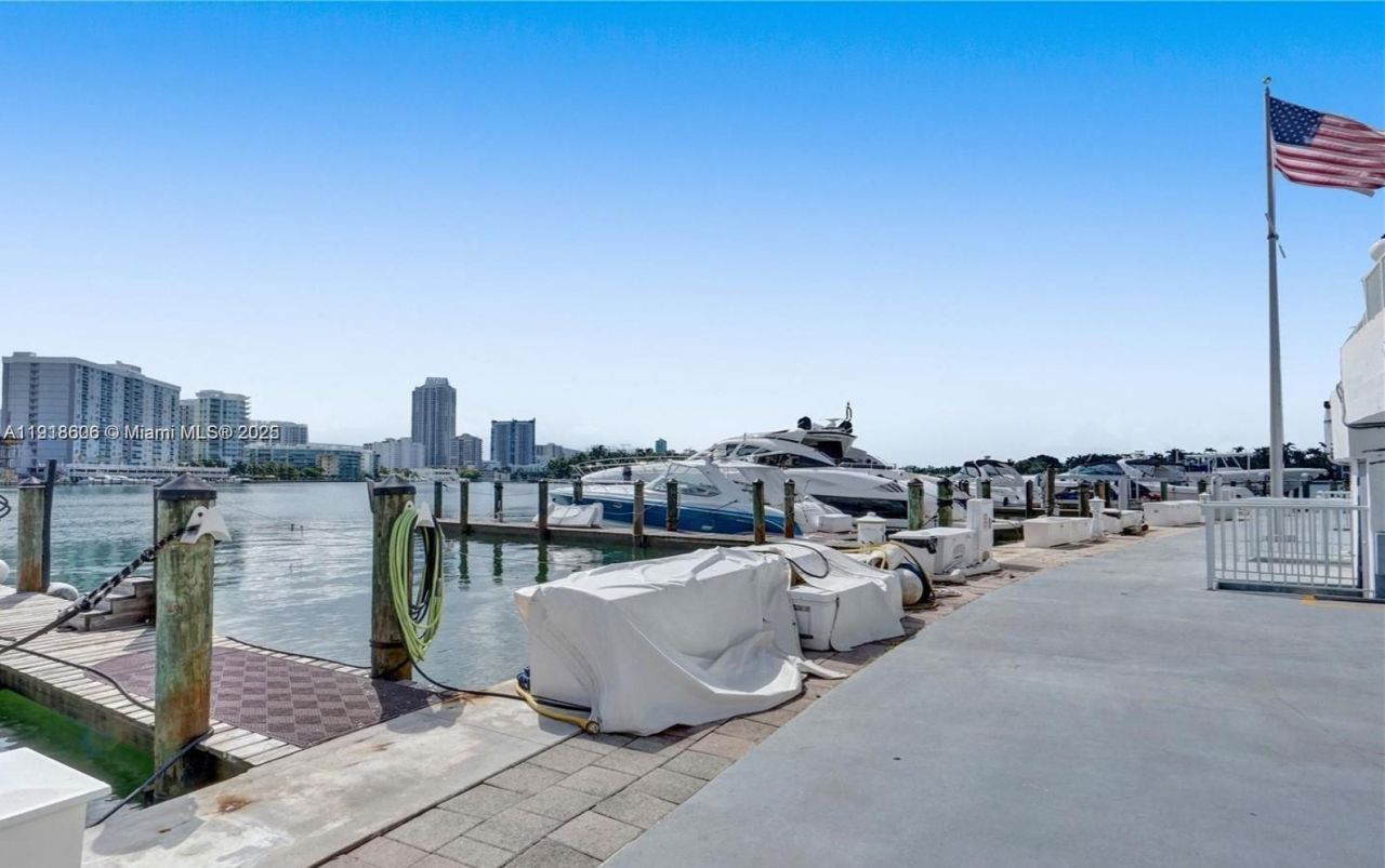 900 Bay Dr, Unit 211, Miami Beach, FL 33141 Photo