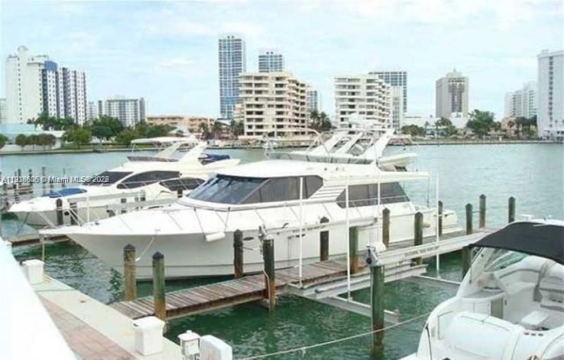 900 Bay Dr, Unit 211, Miami Beach, FL 33141 Photo