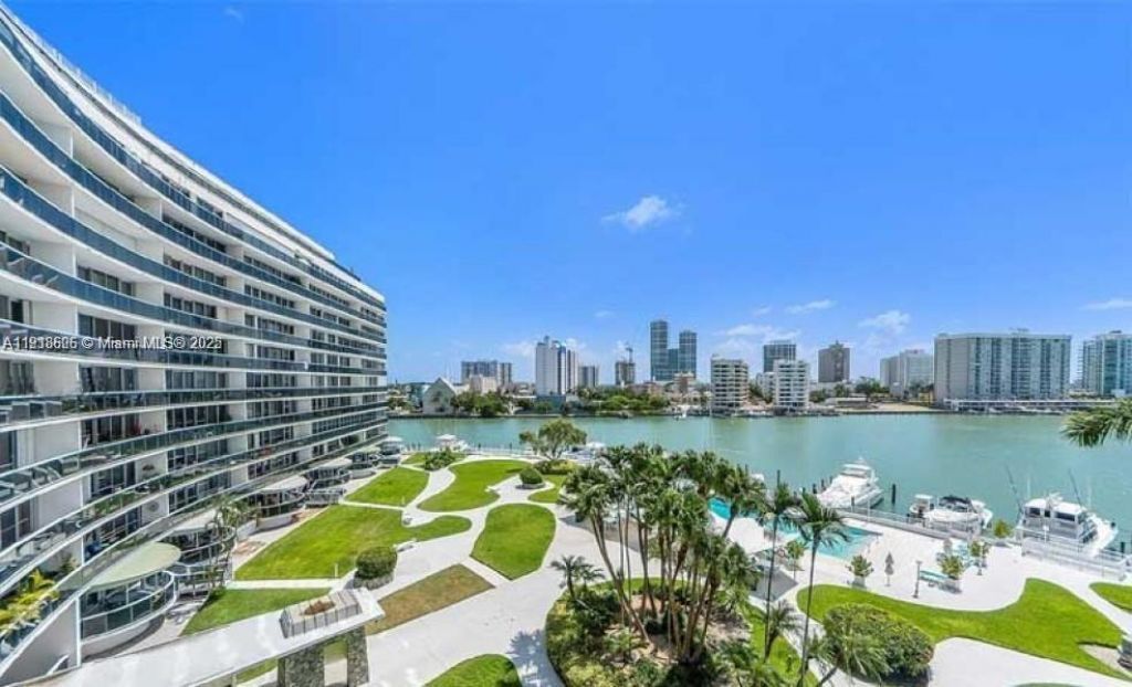 900 Bay Dr, Unit 211, Miami Beach, FL 33141 Photo