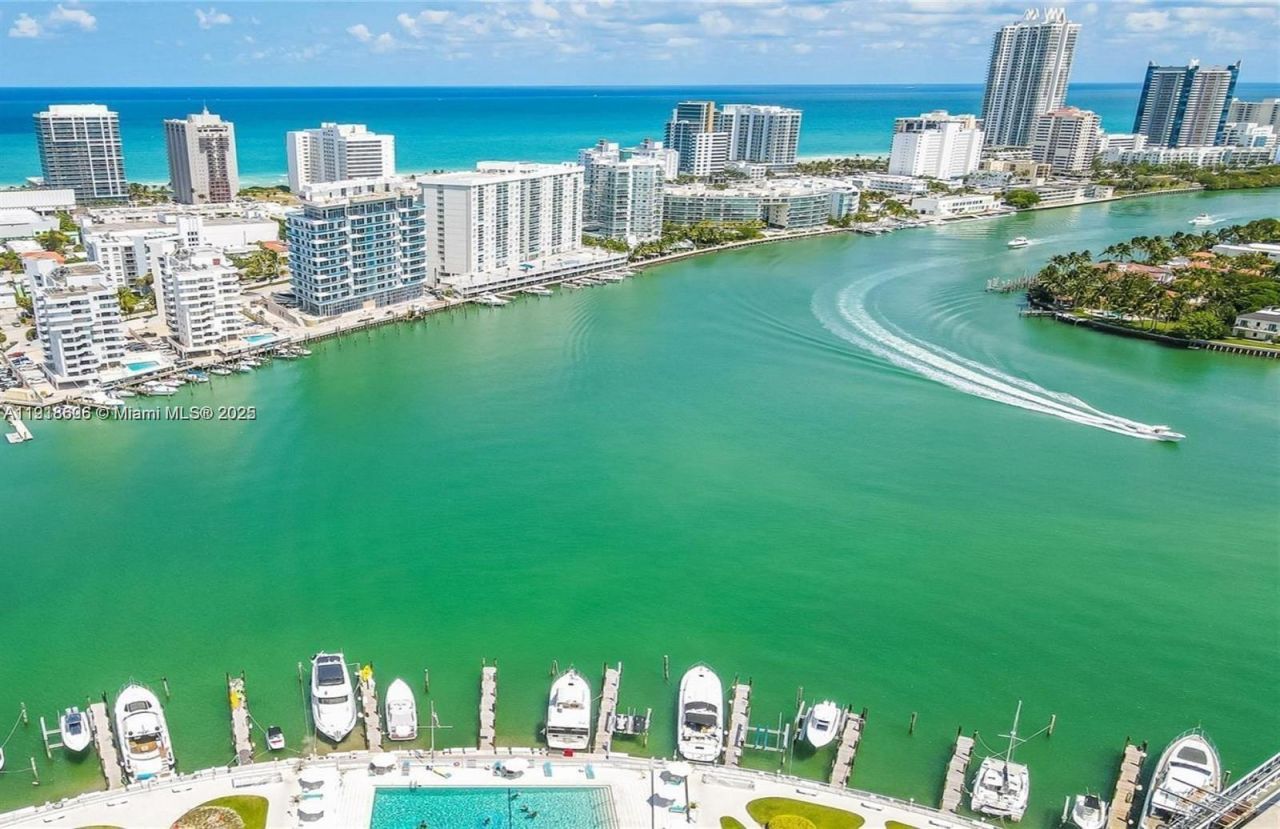 900 Bay Dr, Unit 211, Miami Beach, FL 33141 Photo