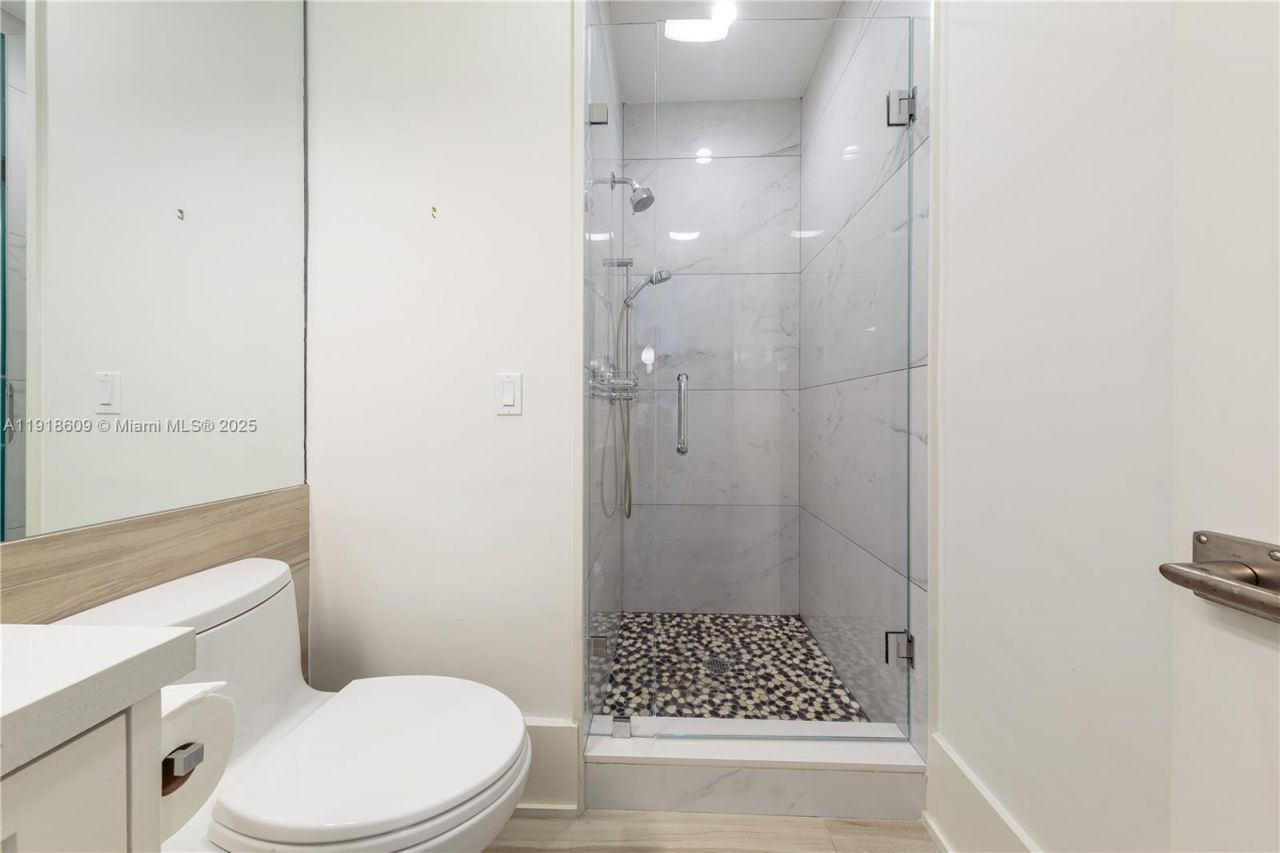 22 South Island Dr, Key Largo, FL 33037 Photo