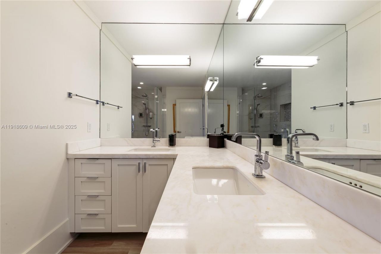 22 South Island Dr, Key Largo, FL 33037 Photo